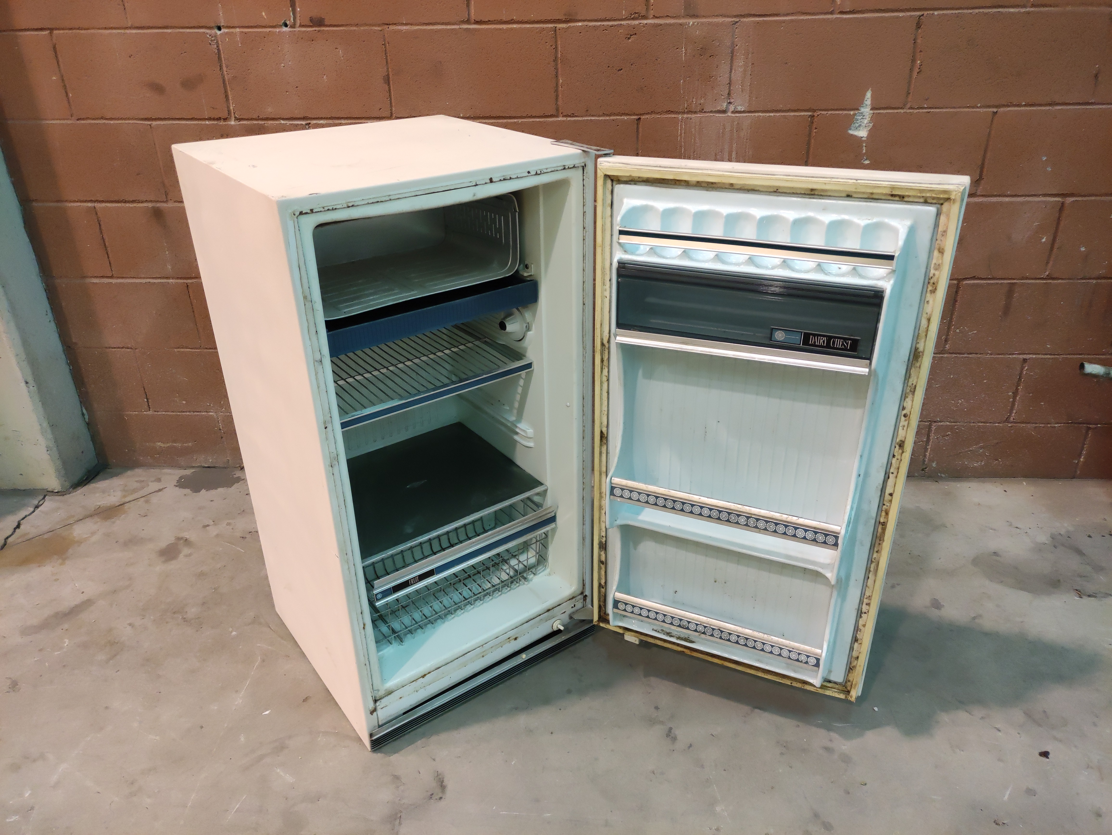nevera 1puerta kelvinator metal 101x52x53 1u